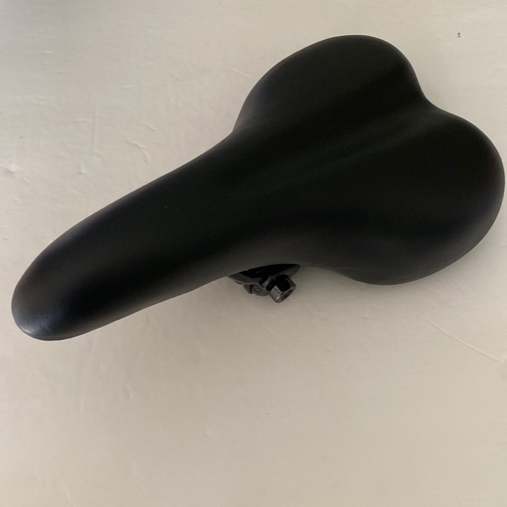 Pacific Bike Bicycle Seat Saddle Rail Clamp black cushioned gently used